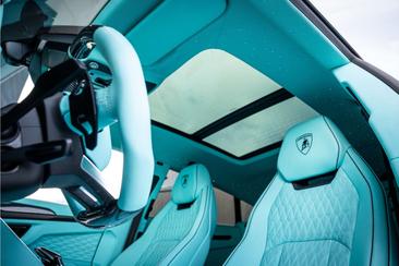 Lamborghini Urus — photo 32