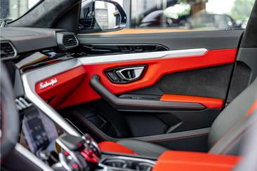 Lamborghini Urus — photo 36