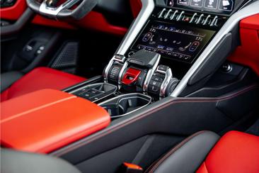Lamborghini Urus — photo 37
