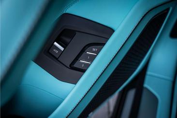 Lamborghini Urus — photo 37