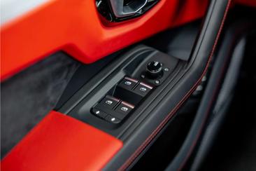 Lamborghini Urus — photo 44