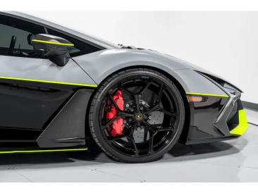 Lamborghini Revuelto Revuelto — photo 42