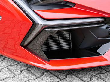 Lamborghini Revuelto — photo 14