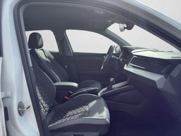 Audi A1 Sportback 35 TFSI — photo 11