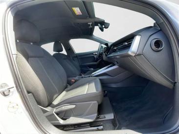 Audi A3 Sportback 30 TFSI — photo 8
