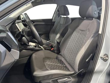 Audi A1 Sportback 25 TFSI — photo 7