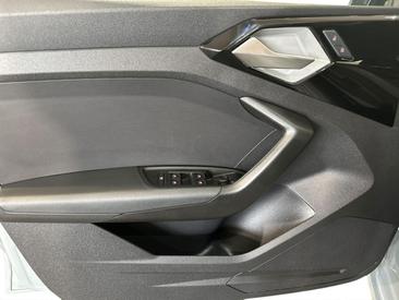 Audi A1 Sportback 25 TFSI — photo 8