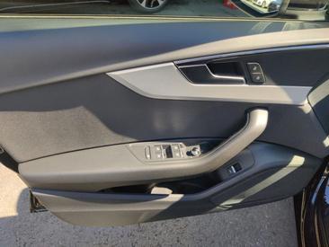 Audi A4 Avant 30 TDI S Tronic — photo 16