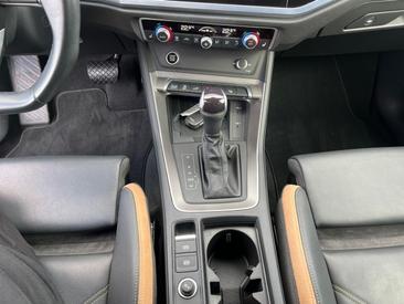 Audi Q3 TFSI E 45 E — photo 11