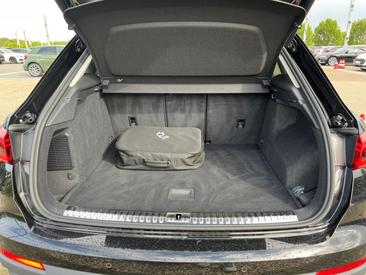 Audi Q3 TFSI E 45 E — photo 14