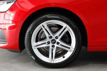 Audi A4 Avant 35 TDI — photo 11