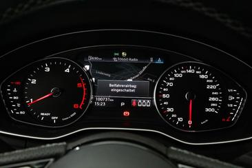 Audi A4 Avant 35 TDI — photo 17