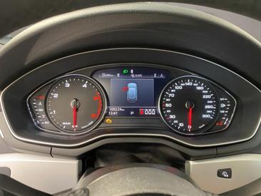 Audi A4 Avant 35 TDI — photo 12