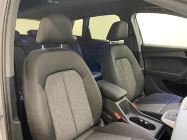 Audi Q4 E-tron 35 E-tron — photo 11