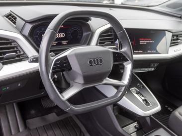 Audi Q4 E-tron 35 E-tron — photo 13