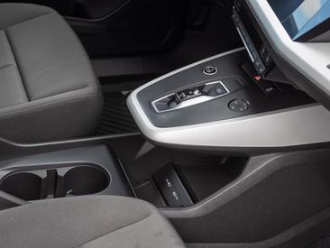 Audi Q4 E-tron 35 E-tron — photo 26