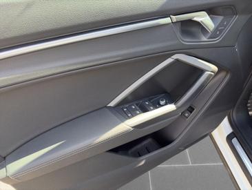 Audi Q3 TFSI E 45 E — photo 13