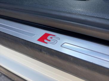 Audi Q3 TFSI E 45 E — photo 18
