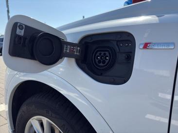 Audi Q3 TFSI E 45 E — photo 25