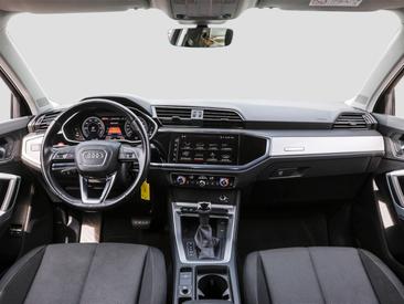 Audi Q3 TFSI E 45 TFSI E S Tronic — photo 9