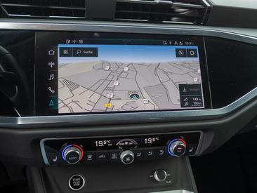 Audi Q3 TFSI E 45 TFSI E S Tronic — photo 21
