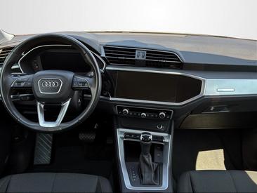 Audi Q3 TFSI E 45 TFSI E S Tronic — photo 10