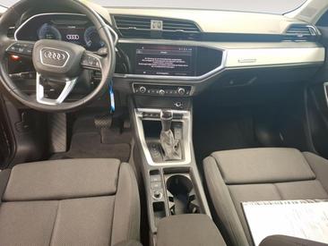 Audi Q3 TFSI E 45 TFSI E S Tronic — photo 8