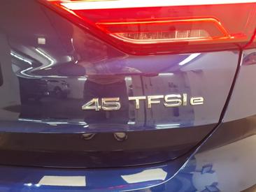 Audi Q3 TFSI E 45 TFSI E S Tronic — photo 16
