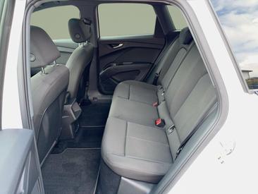 Audi Q4 E-tron 35 E-tron — photo 12
