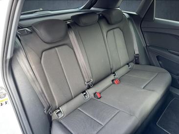 Audi Q4 E-tron 35 E-tron — photo 17