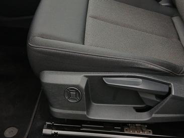 Audi Q4 E-tron 35 E-tron — photo 18