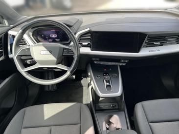 Audi Q4 E-tron 35 E-tron — photo 11