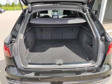 Audi A4 Avant 30 TDI — photo 14