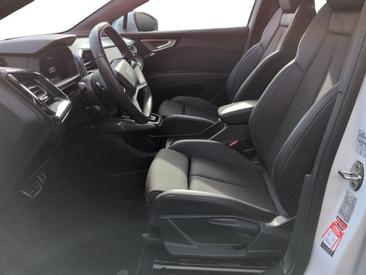 Audi Q4 E-tron 40 E-tron — photo 9