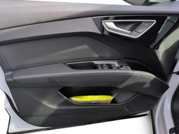 Audi Q4 E-tron 40 E-tron — photo 16