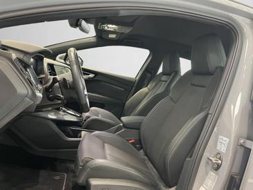 Audi Q4 E-tron 45 E-tron Quattro — photo 12