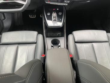 Audi Q4 E-tron 40 E-tron — photo 12