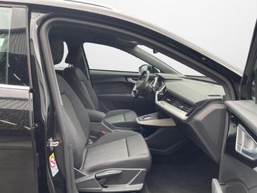 Audi Q4 E-tron 40 E-tron — photo 13