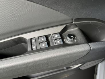 Audi Q4 E-tron 40 E-tron — photo 12