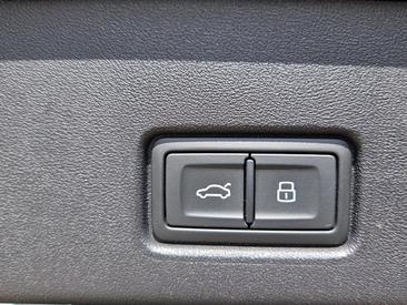 Audi Q4 E-tron 50 E-tron Quattro — photo 14
