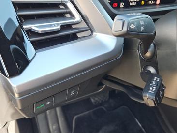 Audi Q4 E-tron 50 E-tron Quattro — photo 16