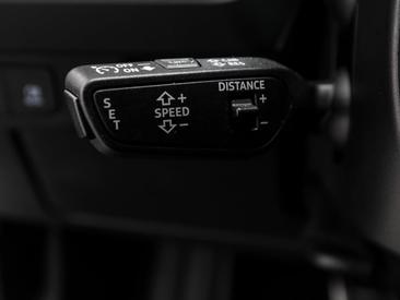 Audi Q4 E-tron 45 E-tron Quattro — photo 10