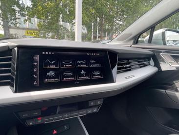Audi Q4 E-tron 40 E-tron — photo 24