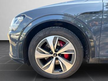 Audi Q8 E-tron Advanced 50 E-tron Quattro — photo 8