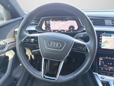 Audi Q8 E-tron Advanced 50 E-tron Quattro — photo 9