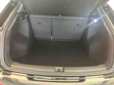 Audi Q4 E-tron 40 E-tron — photo 8