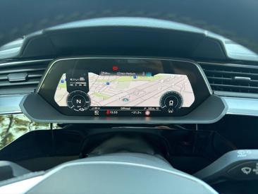 Audi Q8 E-tron Advanced 50 E-tron Quattro — photo 10