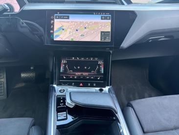 Audi Q8 E-tron Advanced 50 E-tron Quattro — photo 11