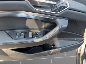 Audi Q8 E-tron Advanced 50 E-tron Quattro — photo 13