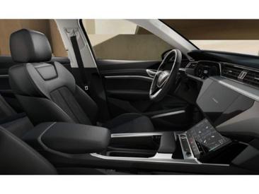 Audi E-tron Advanced 55 Quattro — photo 6